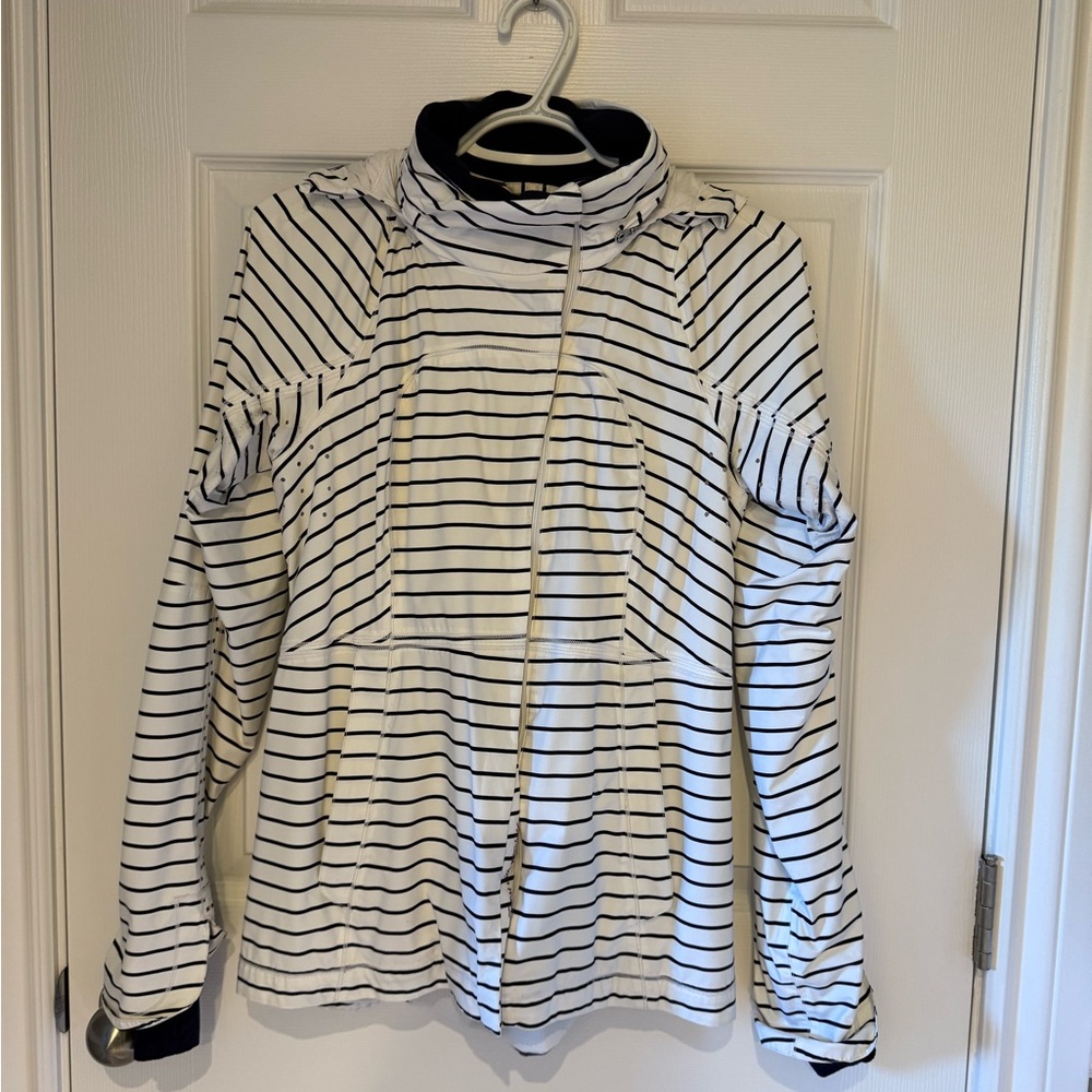 Lululemon - Rare - Run in the Rain Jacket